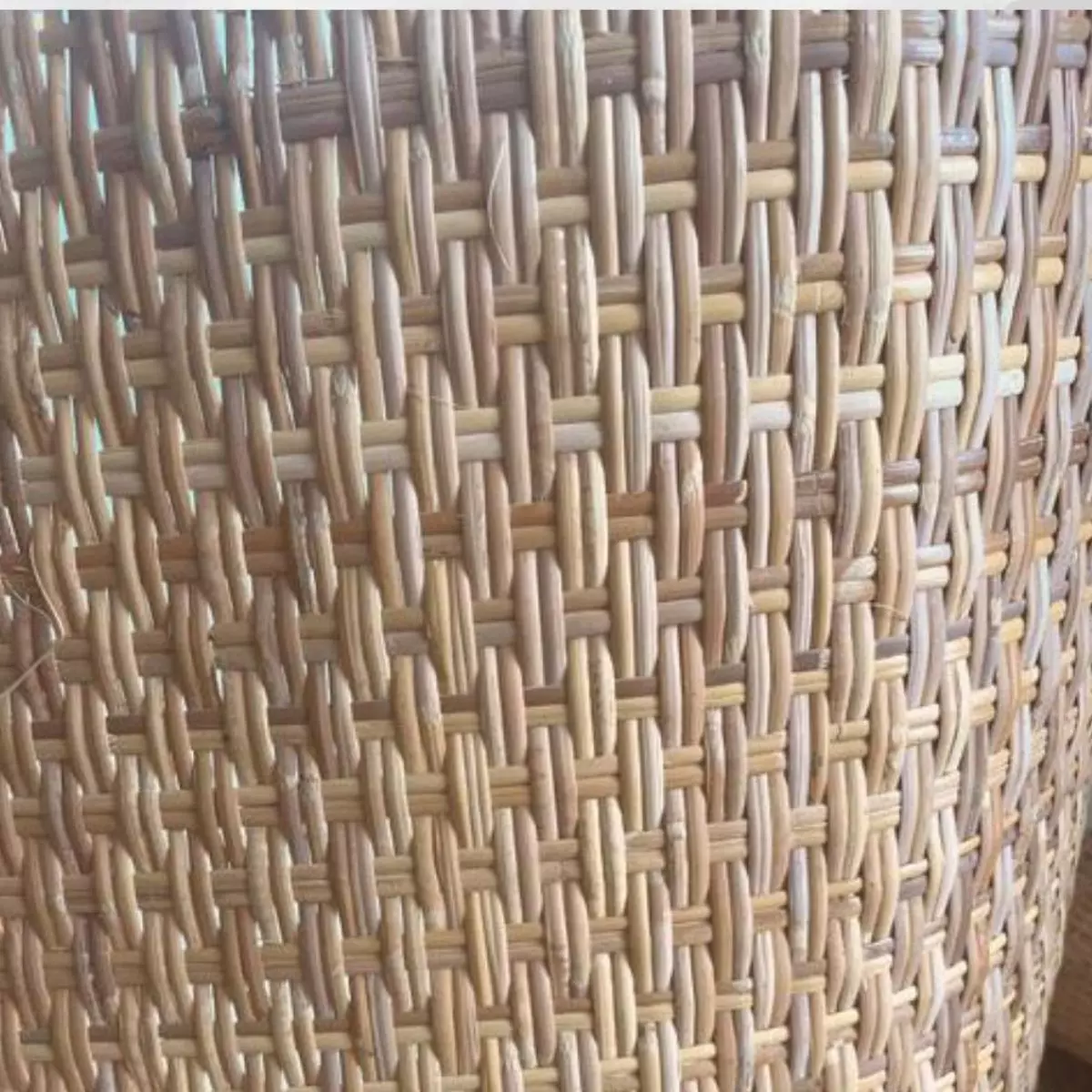 Crossed Closed Peel Webbing Rattan